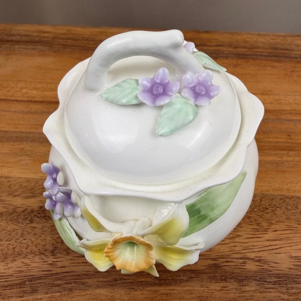 Daffodil Philippines Fine Bone China Creamer & Sugar Set 3D Floral White Yellow